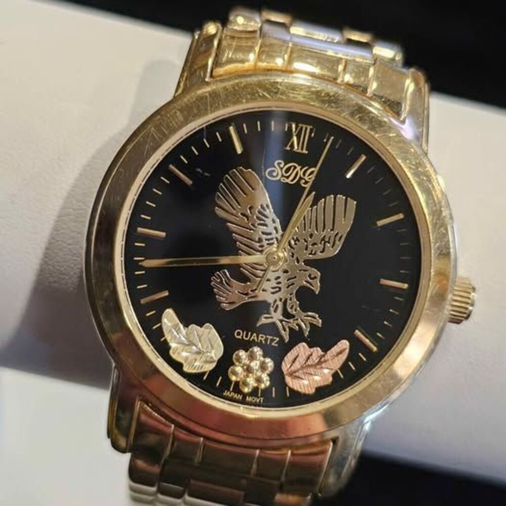 SDG Black Hills Gold men's watch